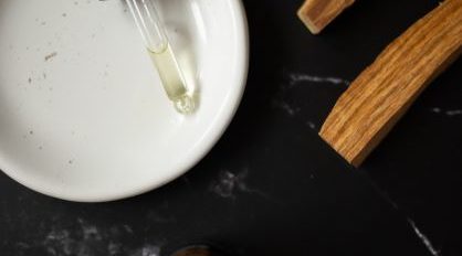 pexels-monstera-6621442-1-sandalwood-oil